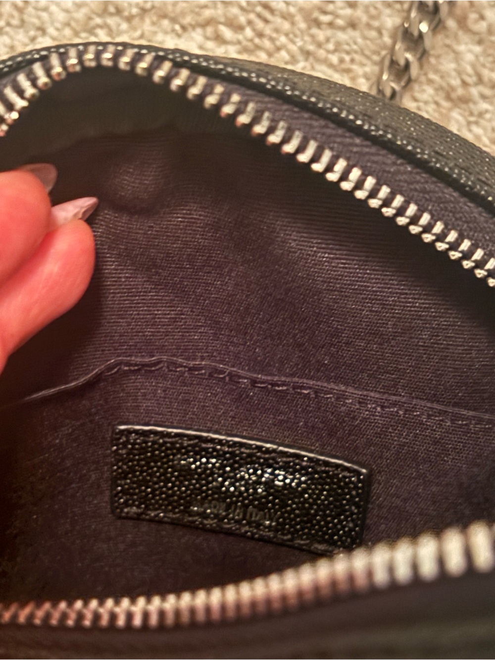 Round camera bag pebbles quilted black Crossbody with Silver chain & Logo - Picture 6 of 7